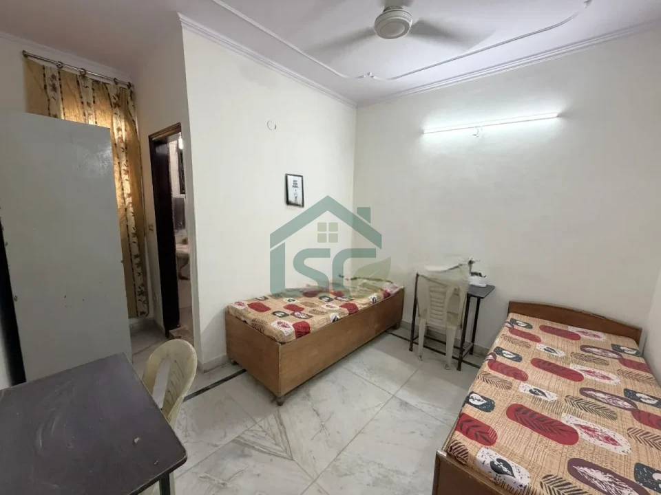Photo 4 of Yash Comfy PG For Boys, 130 D1, Near Chota Gurudwara Road, Gautam Nagar, New Delhi, Delhi, Delhi
