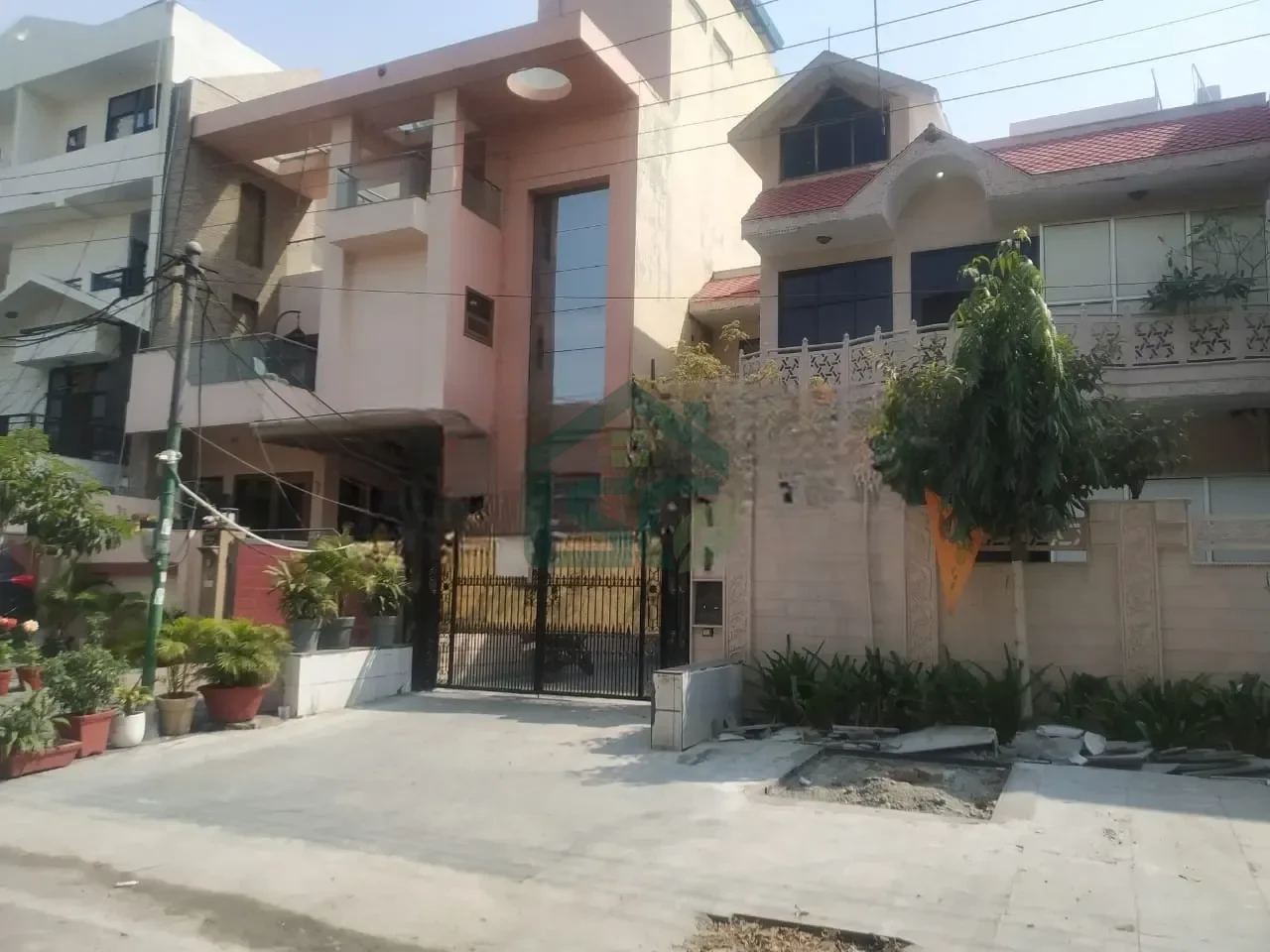 Shiv PG for Girls in Sector 33, Noida — property photo 1