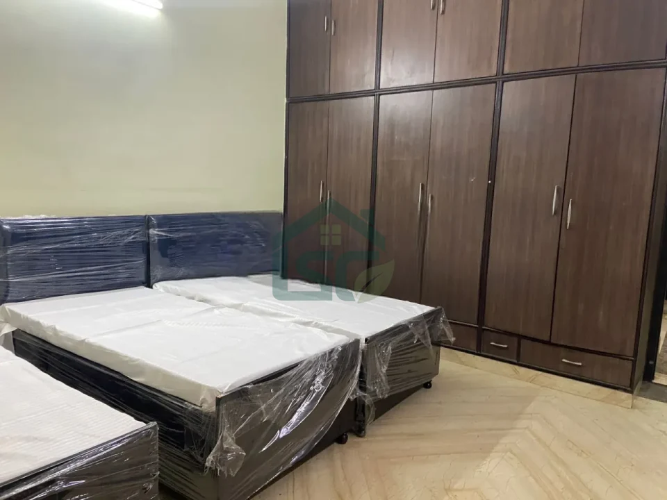 Bhai ji PG and Rooms in Sector 18, Gurugram — property photo 1