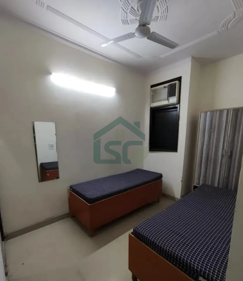 Katra PG House in Kalkaji, Delhi — property photo 3