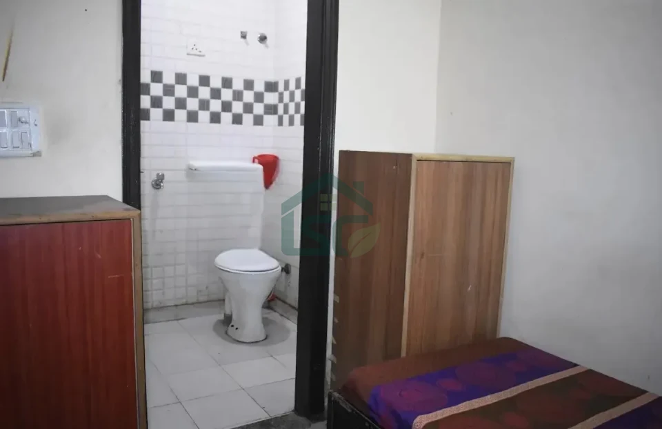 Katra PG House in Kalkaji, Delhi — property photo 2