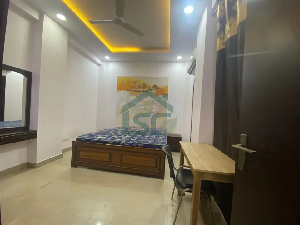THE QUEEN'S PG in Sector 27, Noida — property photo 2