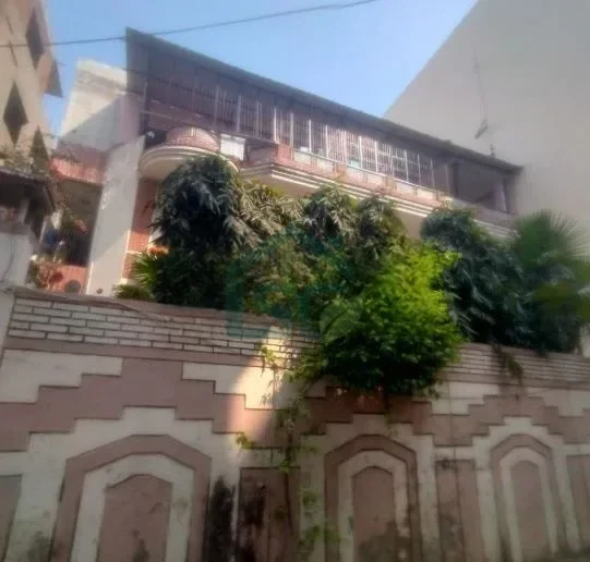 At Shree Krishna Girls Hostel, Mahmoorganj, Varanasi