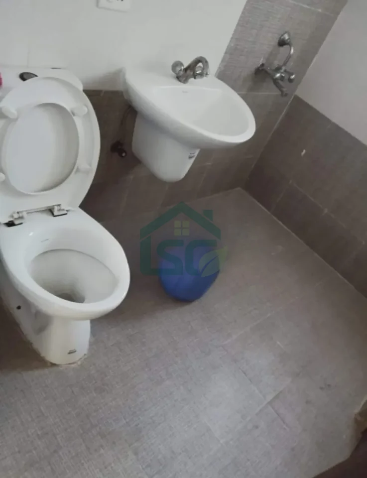 Gupta PG Boys in Chirag Dilli, Delhi — property photo 5