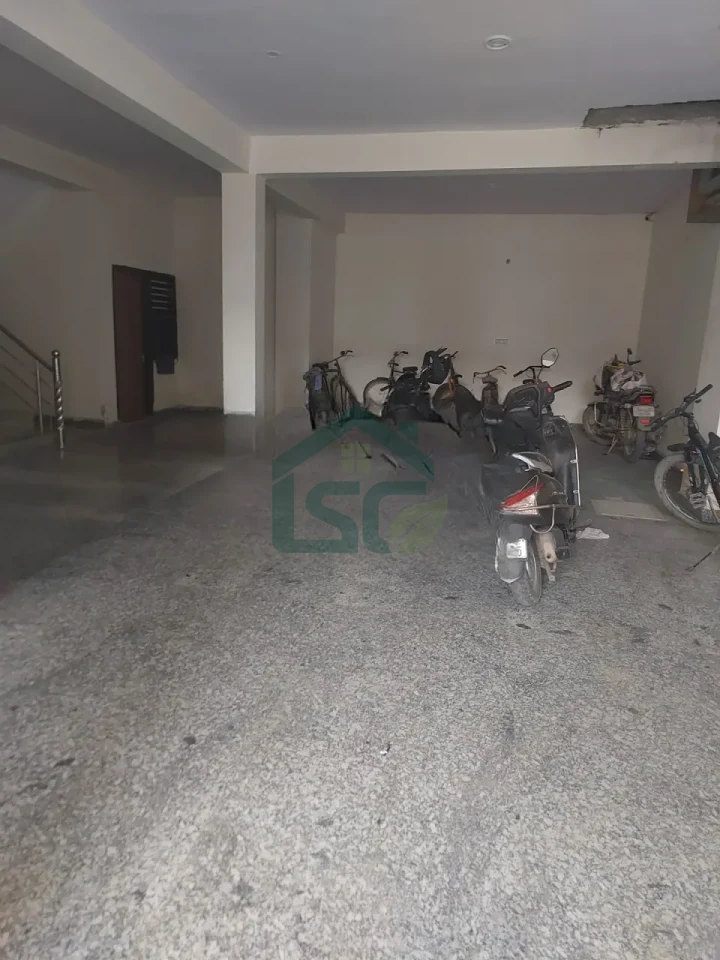 Sushant Room For Rent in Sector 95, Gurugram — property photo 5