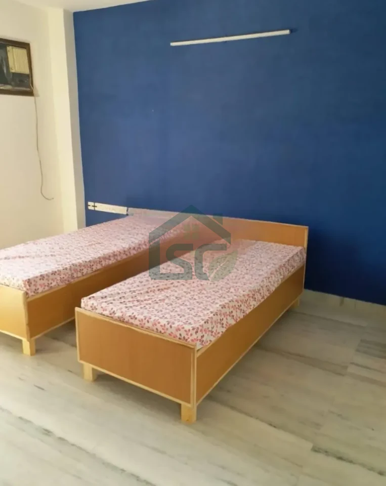 Deep PG For Girls in Shalimar Bagh, Delhi — property photo 5