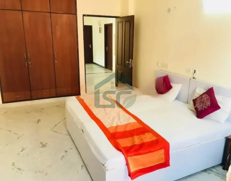 Rainbow girls PG in Sector 62, Noida — property photo 2