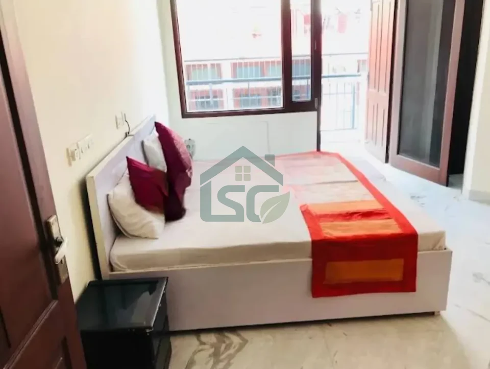 Rainbow girls PG in Sector 62, Noida — property photo 1