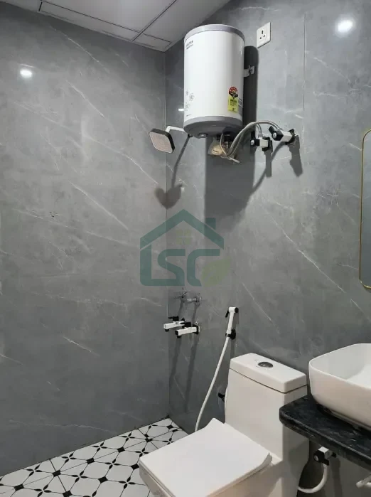 Royal in home stay in Sector 128, Noida — property photo 5