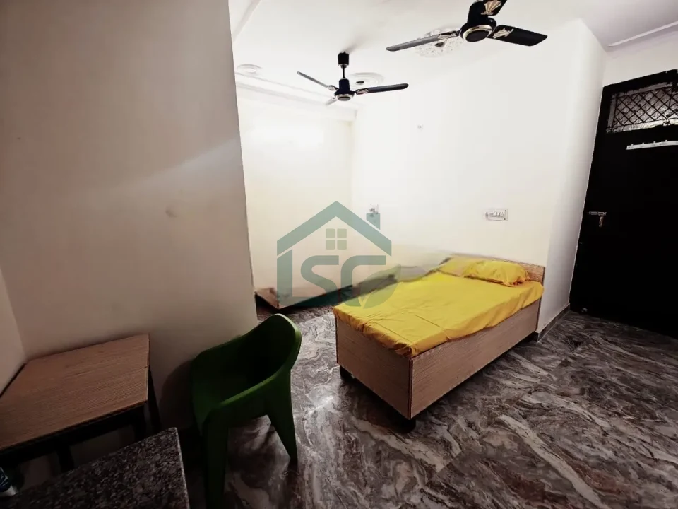 Poonam PG in Laxmi Nagar, Delhi — property photo 1
