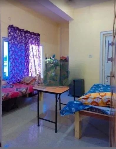 At Gunina Girls Hostel 2, Lanka, Varanasi