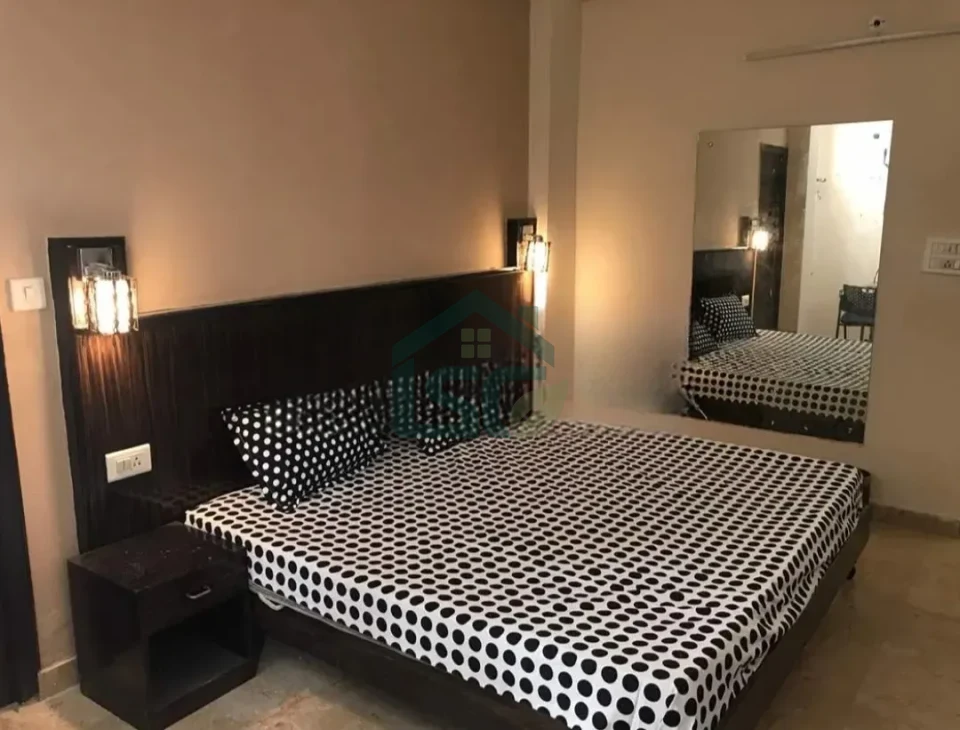 Green Home Girls PG in Sector 44, Noida — property photo 1