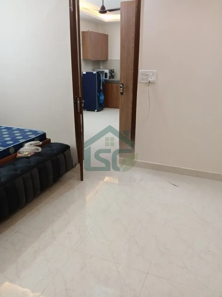 Sushant Lok block E in Sector 52A, Gurugram — property photo 2