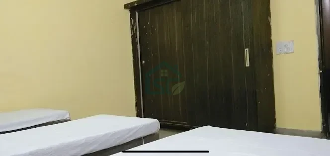 MGM Accommodation in Indra Vikas Colony, Bhai Parmanand Colony, Mukherjee Nagar, Delhi — property photo 1