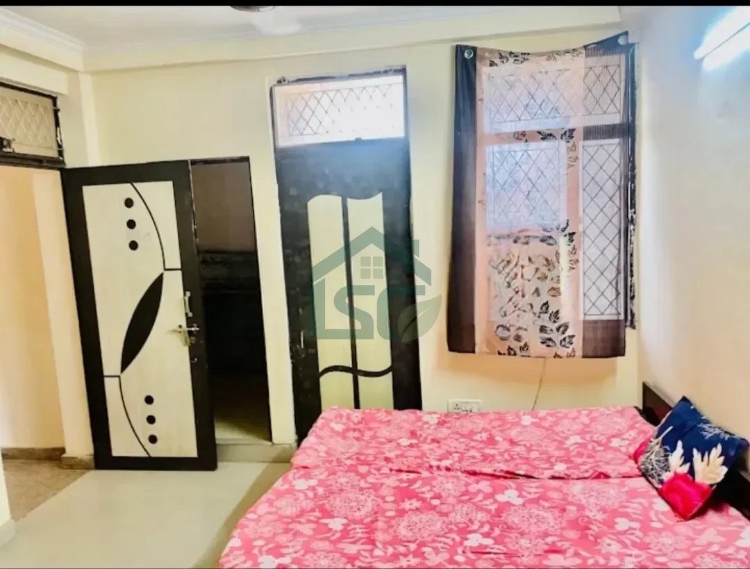 Sunita GIRL' S PG in Lado Sarai, Delhi — property photo 1