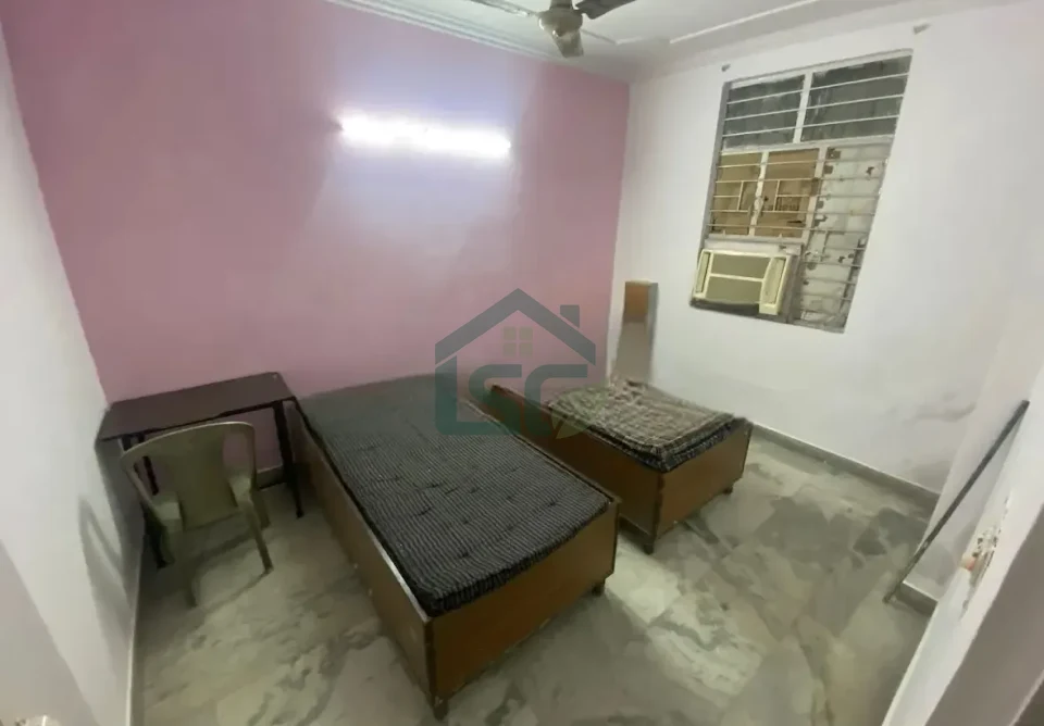 Nk PG Unit 9 in Sainik Farm, Delhi — property photo 2
