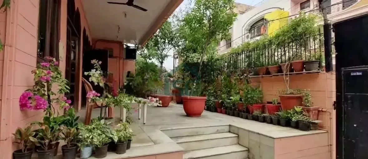 Ace homes PG in Sector 11, Noida — property photo 1