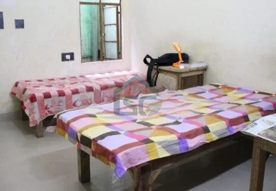 At Parkash Boys Hostel, Lanka, Varanasi