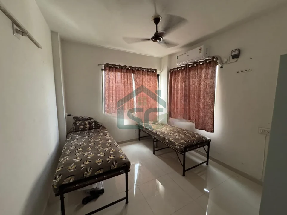 Photo 4 of Gurukrupa PG, Piplod, Surat
