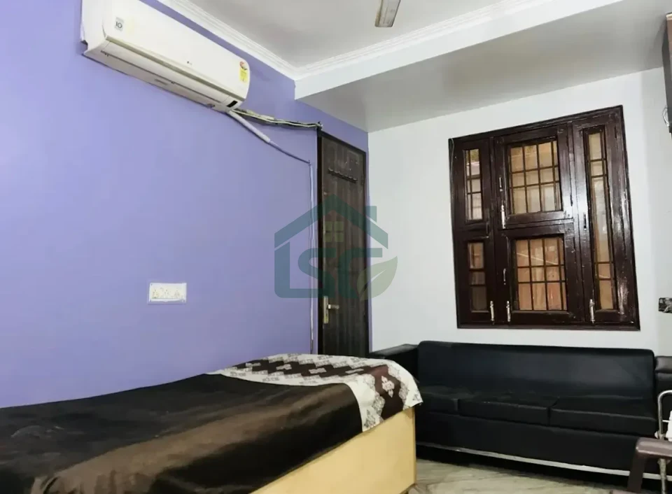 Sharma PG in Manglapuri, Delhi — property photo 2