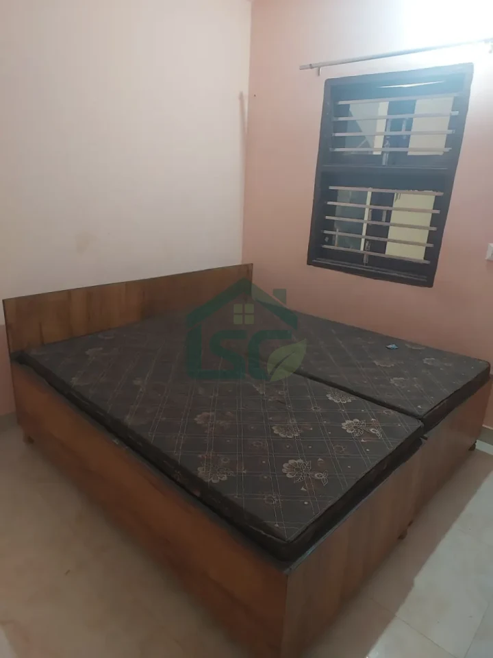 Davender Room For Rent in Sector 93, Gurugram — property photo 4