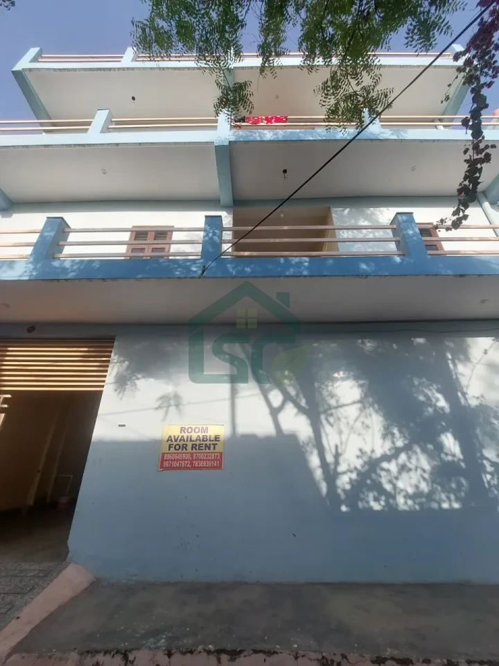 Davender Room For Rent in Sector 93, Gurugram — property photo 2