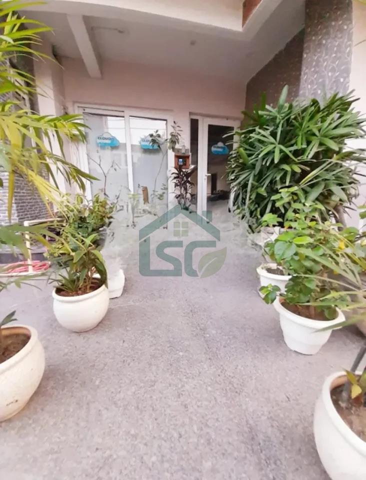 Gugnani Girls PG in Jhilmil Colony, Delhi — property photo 3