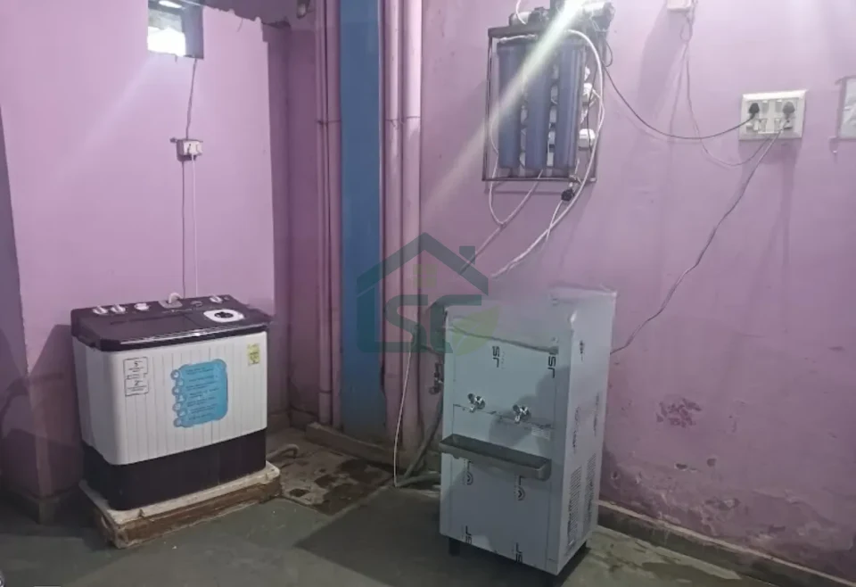 Gugnani Girls PG in Jhilmil Colony, Delhi — property photo 2