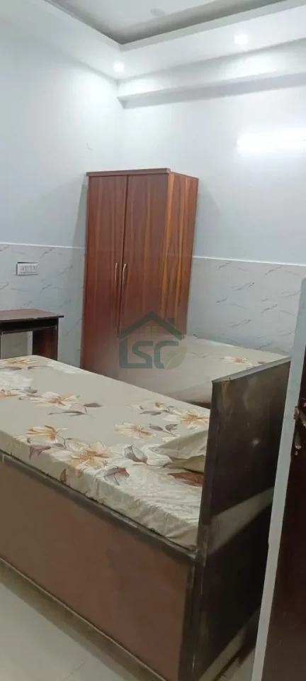 Amizone PG in Sector 126, Noida — property photo 2