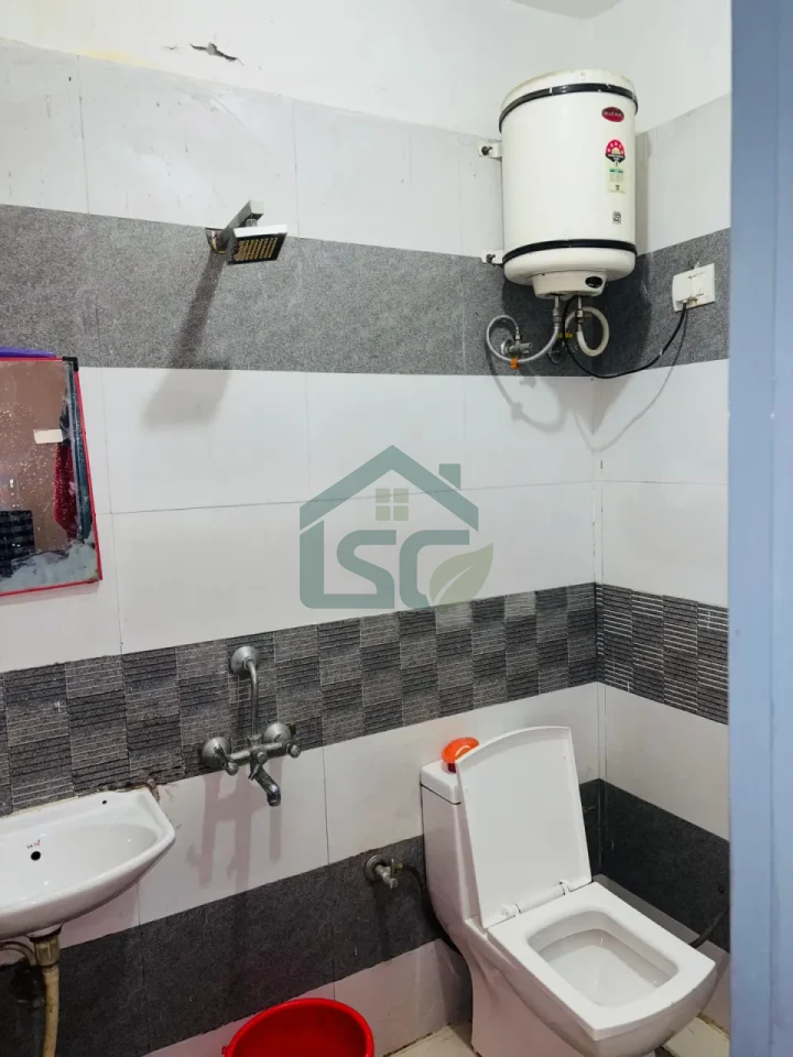 Radhe Radhe in Sector 18, Gurugram — property photo 4
