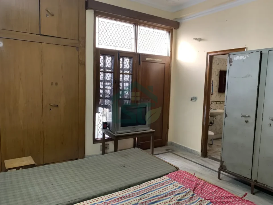 K M Goyal's Boys PG House in Sector 12, Noida — property photo 4