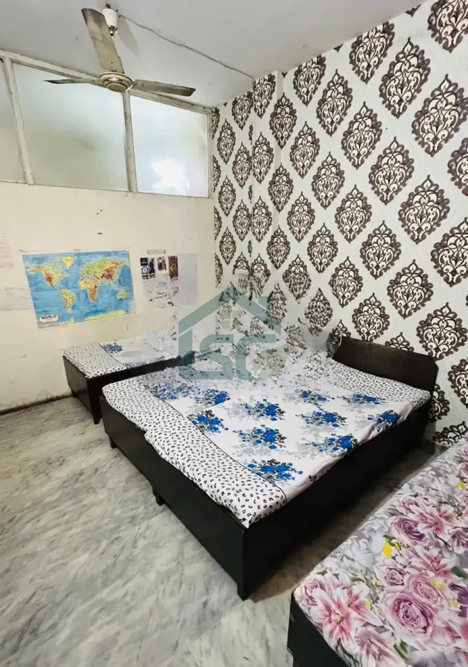 Poonam PG House in Rajouri Garden, Delhi — property photo 2