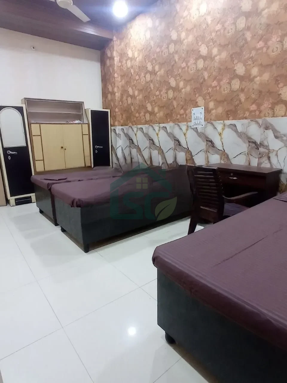 JMD PG For Girls in Shakarpur, Delhi — property photo 1