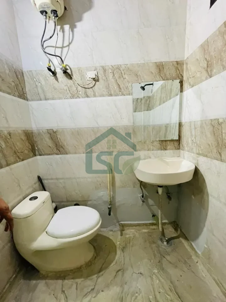 Living hub in Reids Line Delhi Univ Staff Flats, Delhi — property photo 3