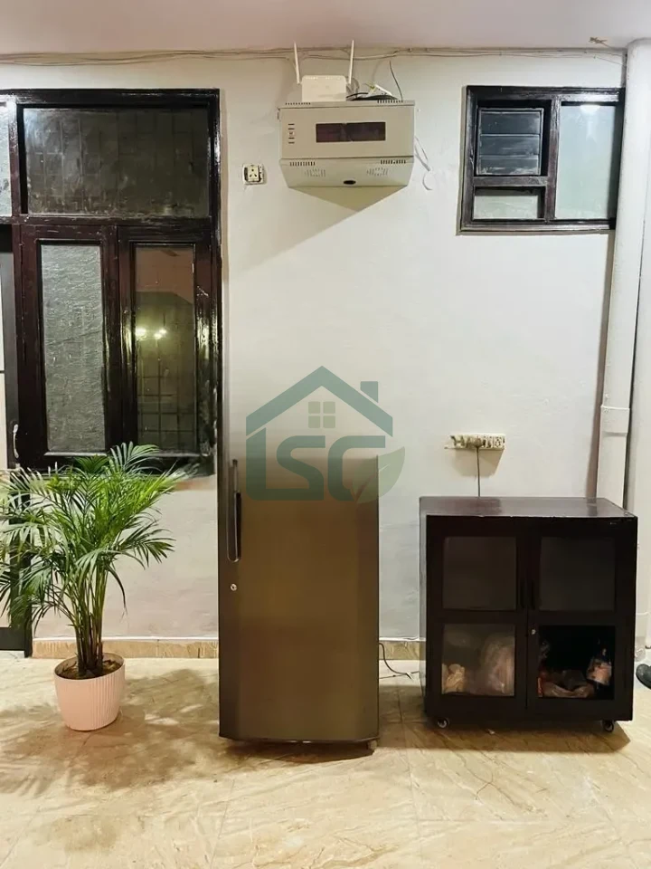 Living hub in Reids Line Delhi Univ Staff Flats, Delhi — property photo 2