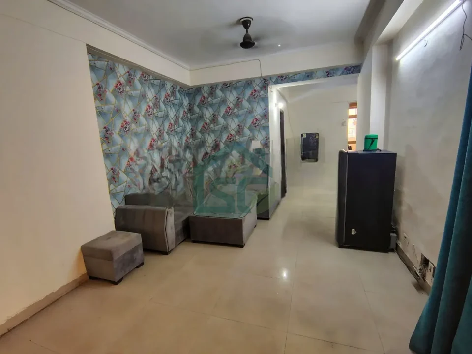 Arshi Girls PG and Room in Sector 137, Noida — property photo 3