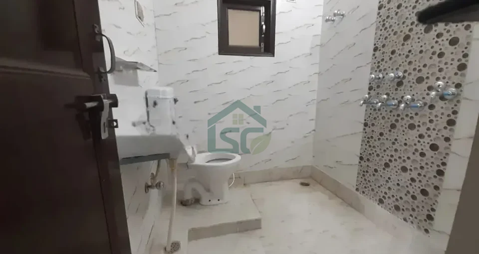 Kanwar House PG in Shakarpur Khas, Delhi — property photo 2