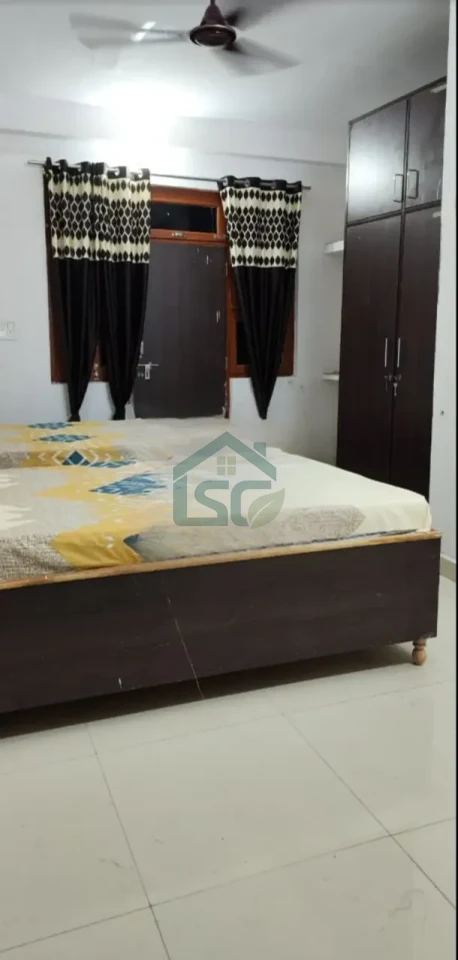Mannat PG for girls in Sector 18, Noida — property photo 1