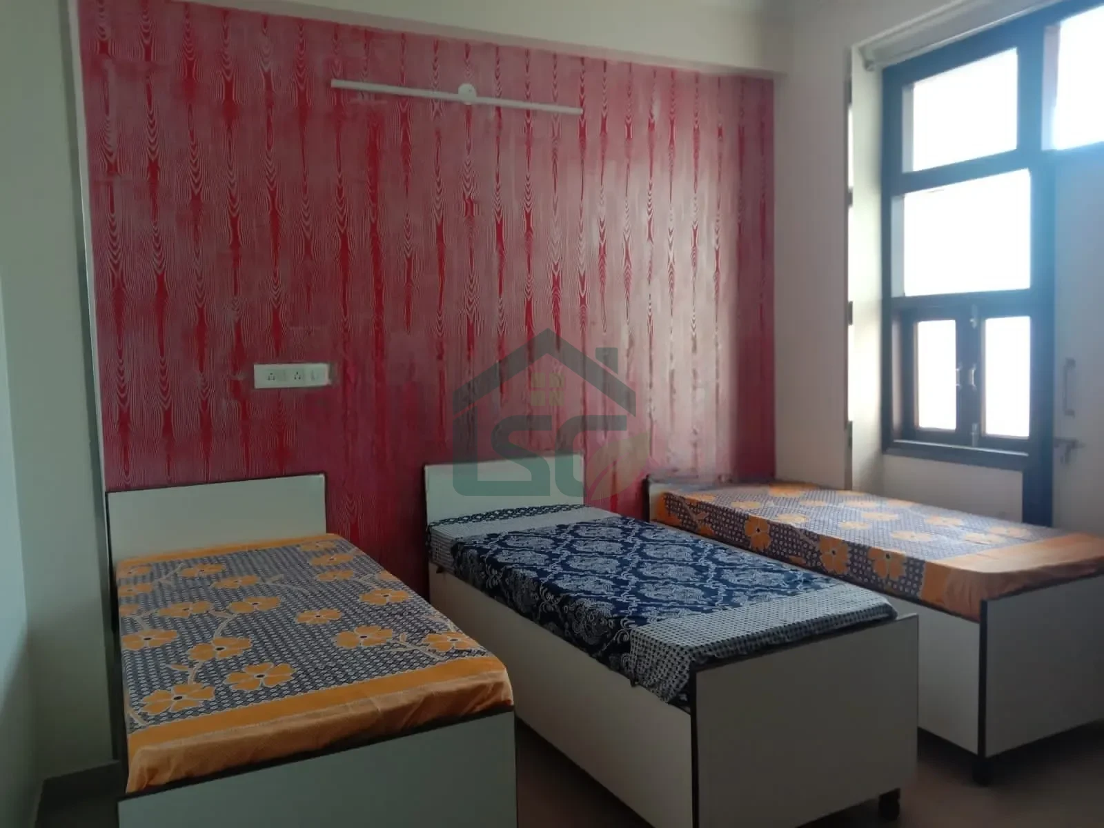 SKT Home -girls PG in Sector 62, Noida — property photo 1