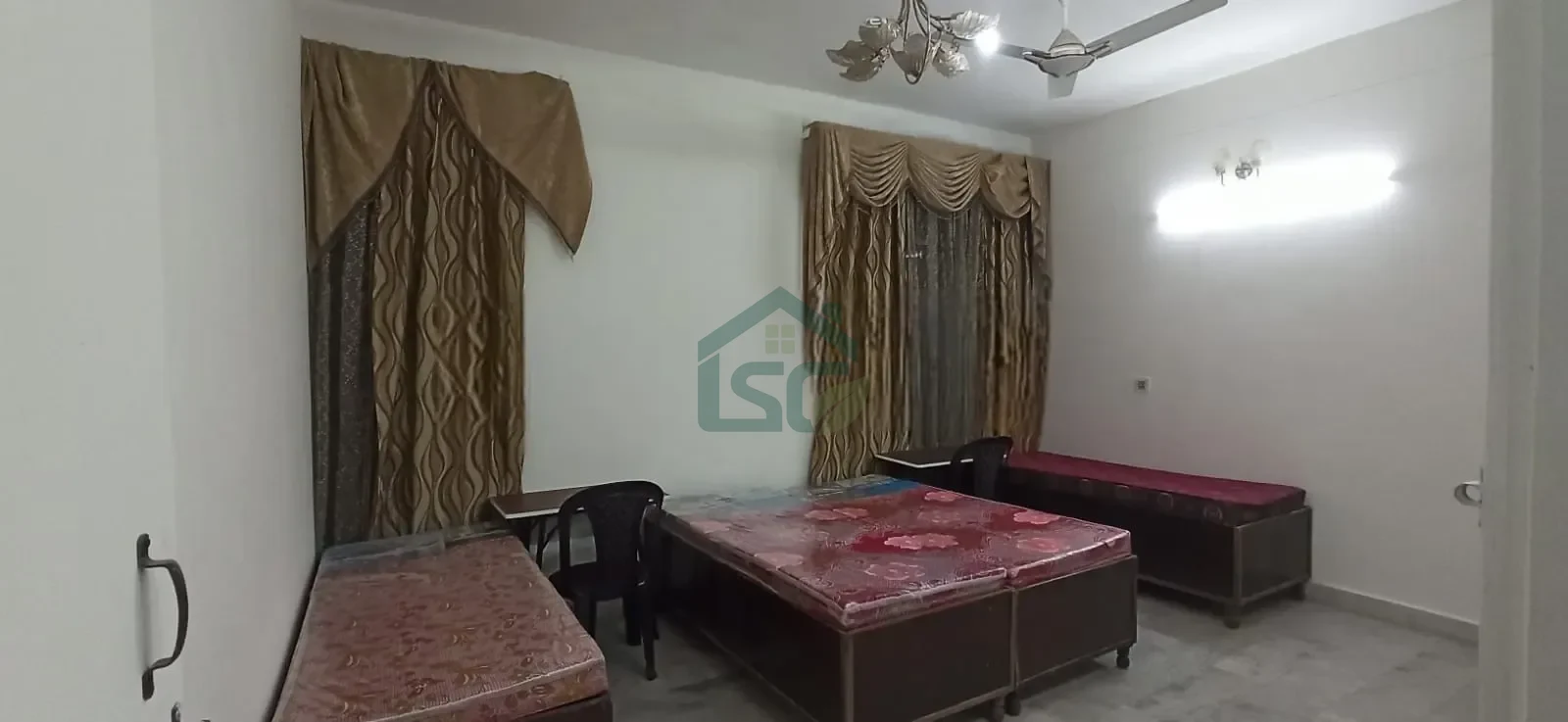 suresh PG boys in South Extension I, Delhi — property photo 1