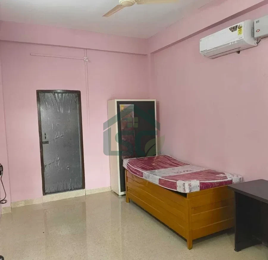 At Sarla Sobhagya Niwas, Habib Ganj, Bhopal
