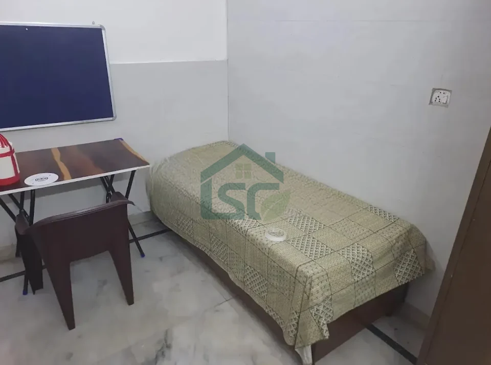 Bajaj PG for Boys in South Extension I, Delhi — property photo 3