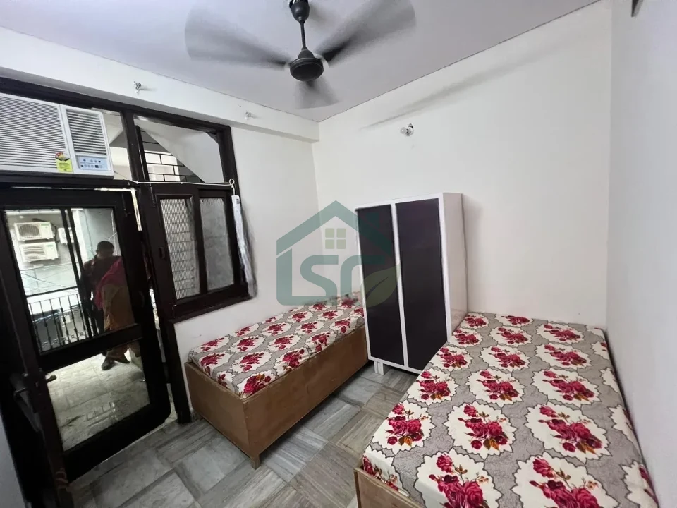 Shree Radhey Girls PG in Rohini, Delhi — property photo 3