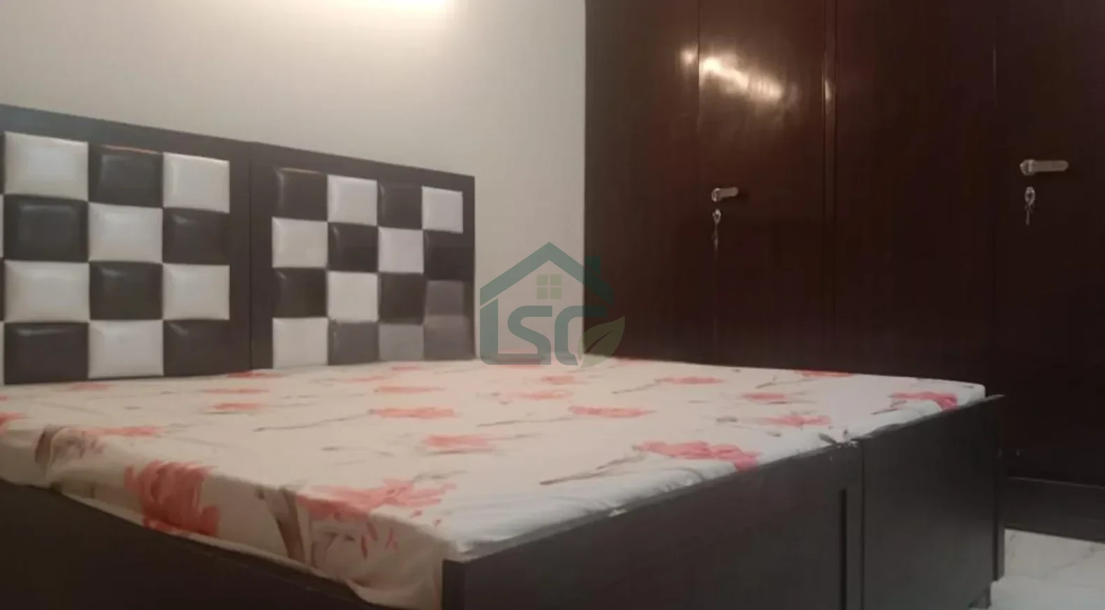 Shivom PG FOR Girls in Sector 26, Gurugram — property photo 1