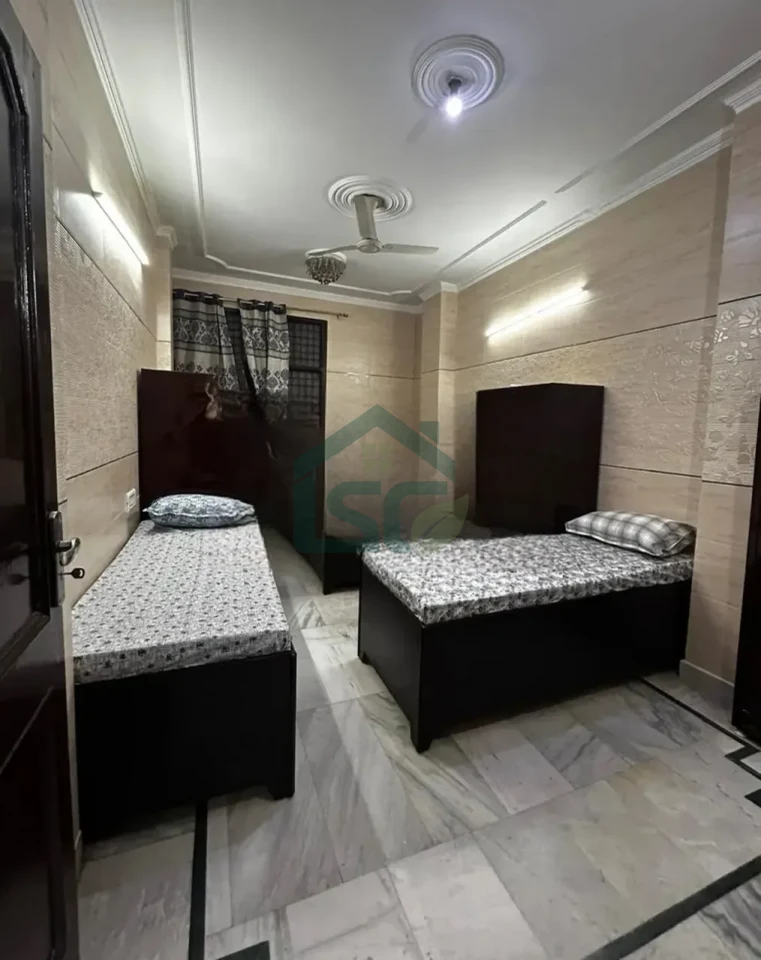 Jain PG in Jhilmil Colony, Delhi — property photo 1