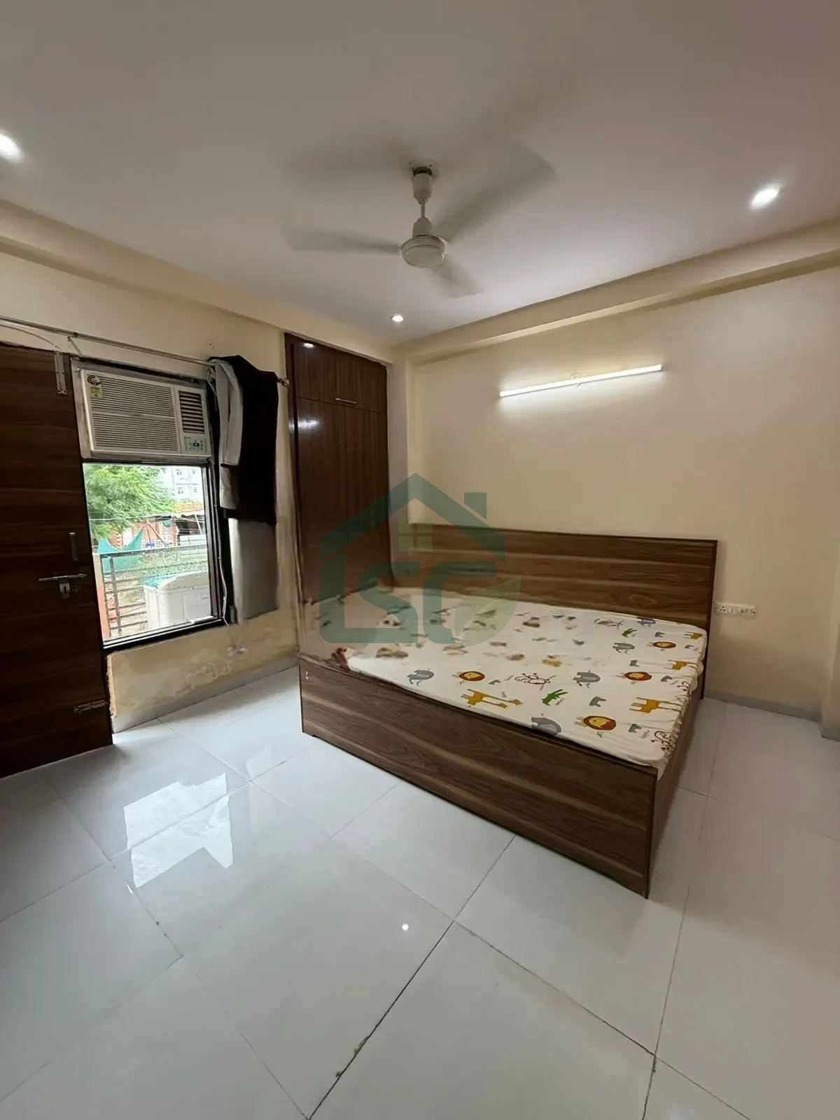 1 BHK In Sector 51 Gurugram in Sector 51, Gurugram — property photo 1