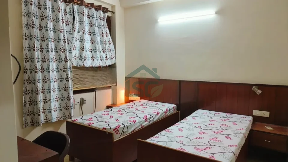 Luxury girls PG in Sector 14, Gurugram — property photo 3
