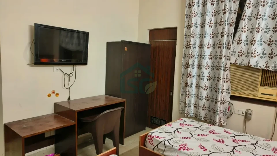Luxury girls PG in Sector 14, Gurugram — property photo 2