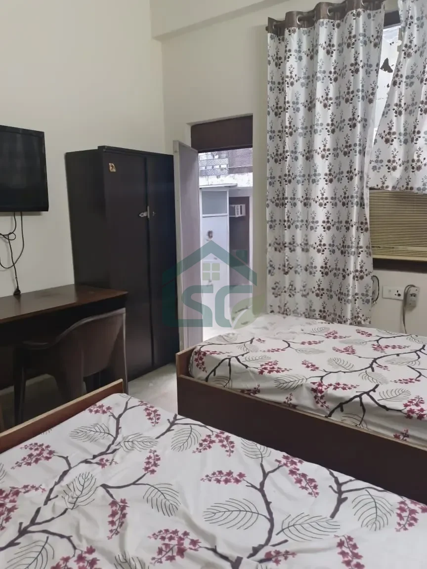 Luxury girls PG in Sector 14, Gurugram — property photo 1