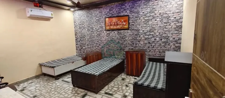 Maan Girls Hostal in Alipur, Delhi — property photo 2